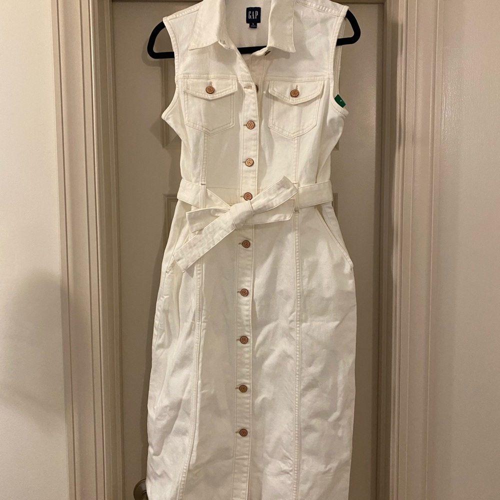 NWT GAP 99% Cotton White Denim Button-Down Midi Dress with belt
